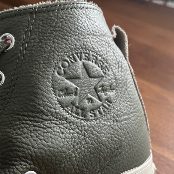 Converse Chuck 70 Hi top leather trainers with faux fur lining in utility green - Picture 13 of 13